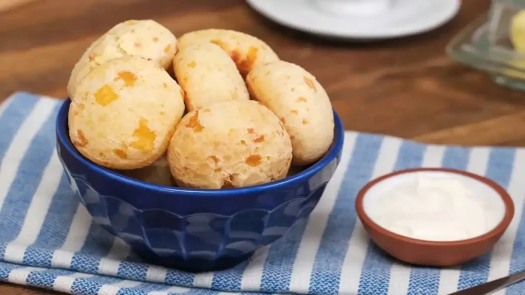 Receita de pão de queijo fofinho fácil de fazer