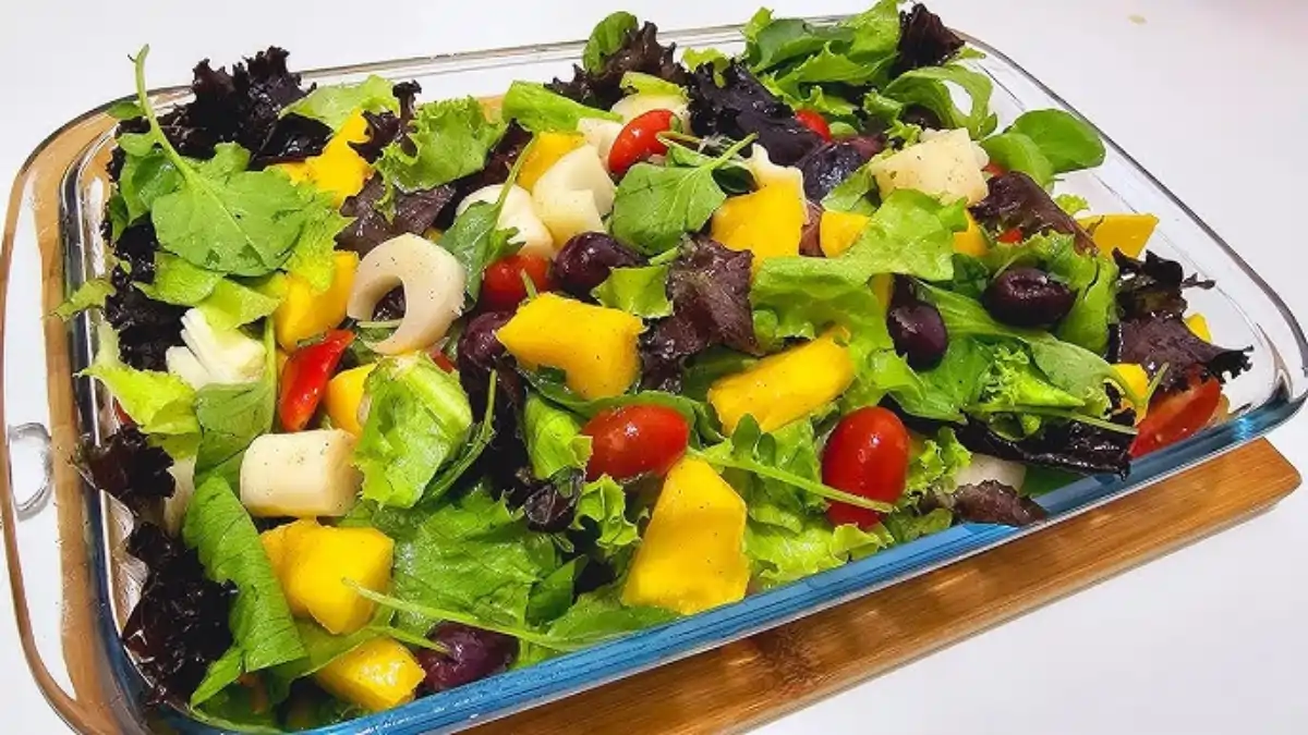 Prato com Salada detox, todas as receitas estão no Blog Dica Pronta.