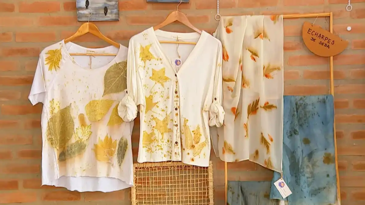 Estampa Botânica em tecidos usando martelo. Blog Conversa Pronta. Dicas completas.