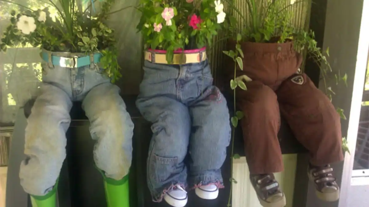 Calças aproveitadas para vasos Upcycling e o passo a passo no blog Conversa pronta